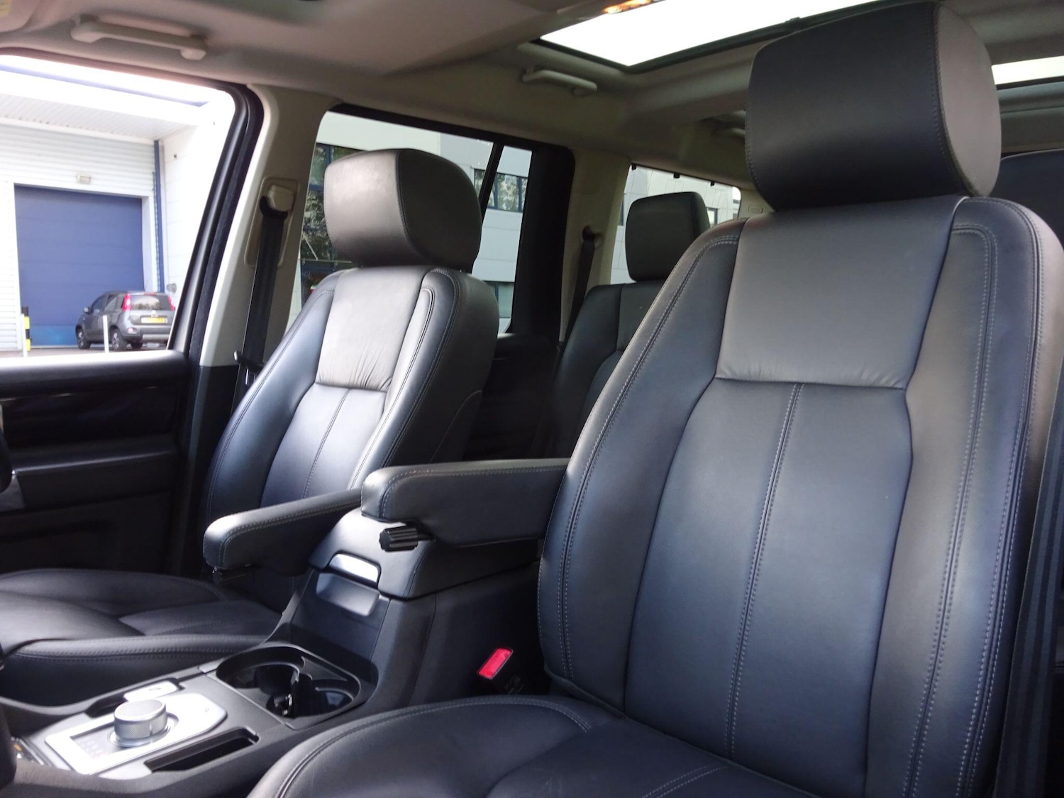 Used Land Rover Discovery 4 2013 for sale - 76227113: Photo 44