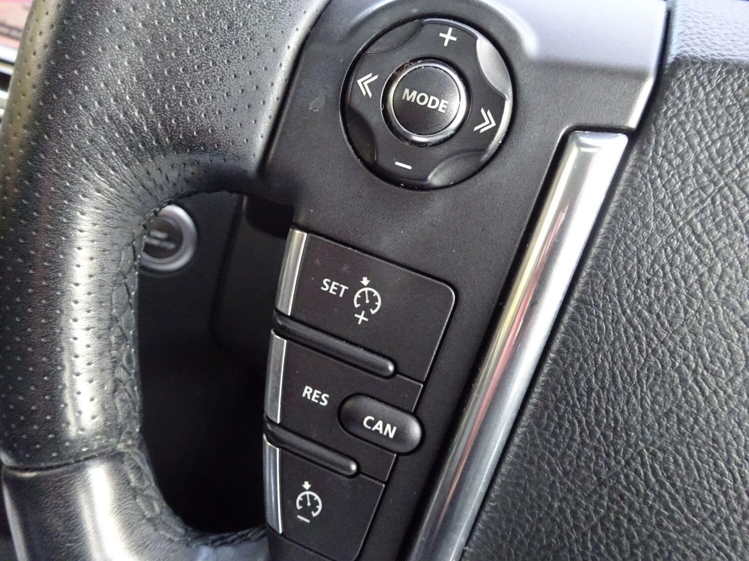 Used Land Rover Discovery 4 2013 for sale - 76227113: Photo 67