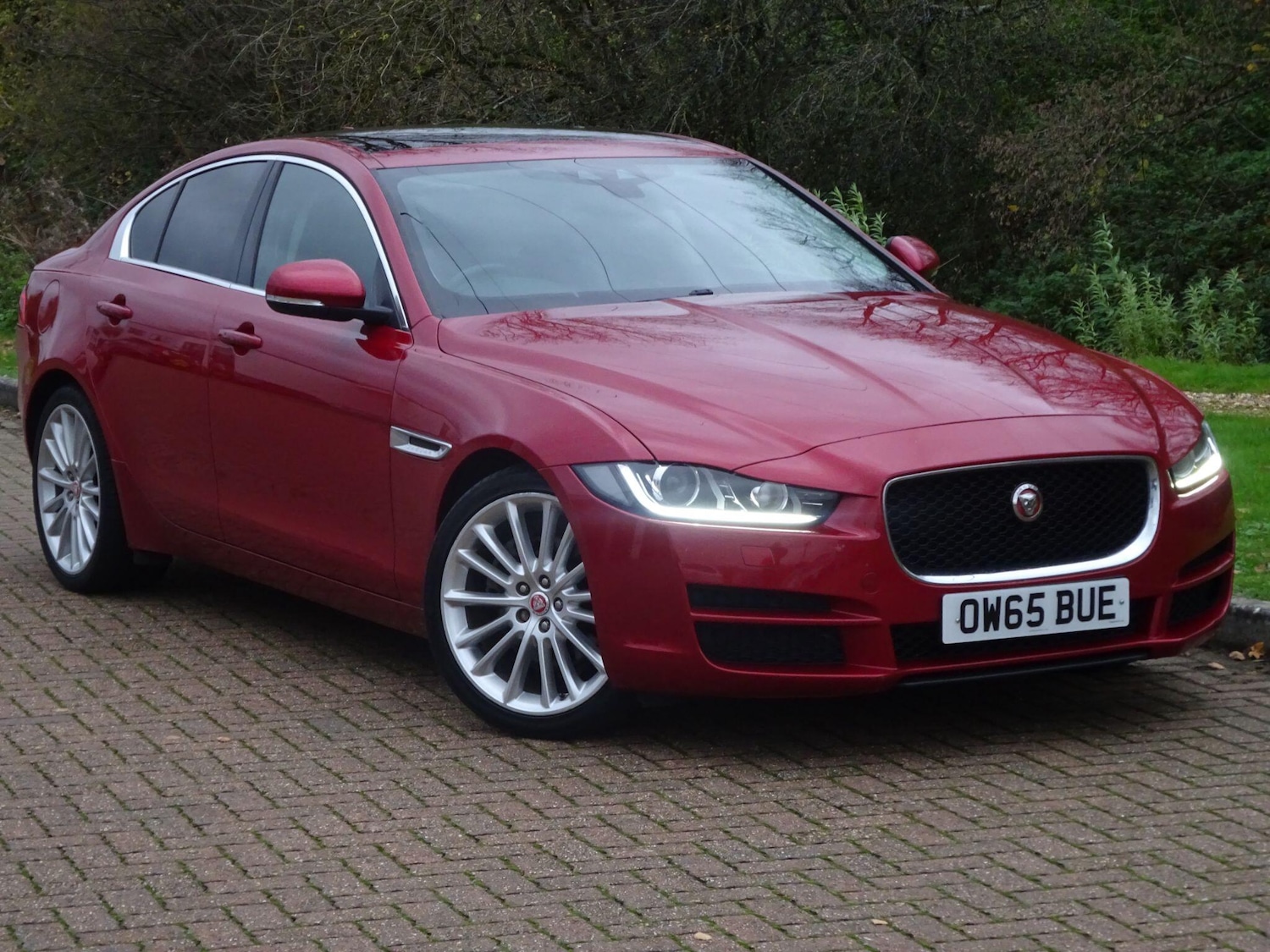 Used Jaguar XE 2016 for sale - 76539090: Photo 1