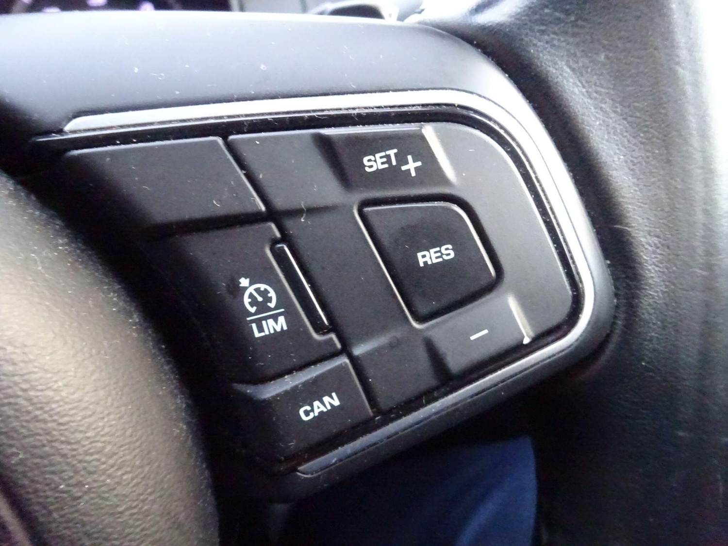 Used Jaguar XE 2016 for sale - 76539090: Photo 21