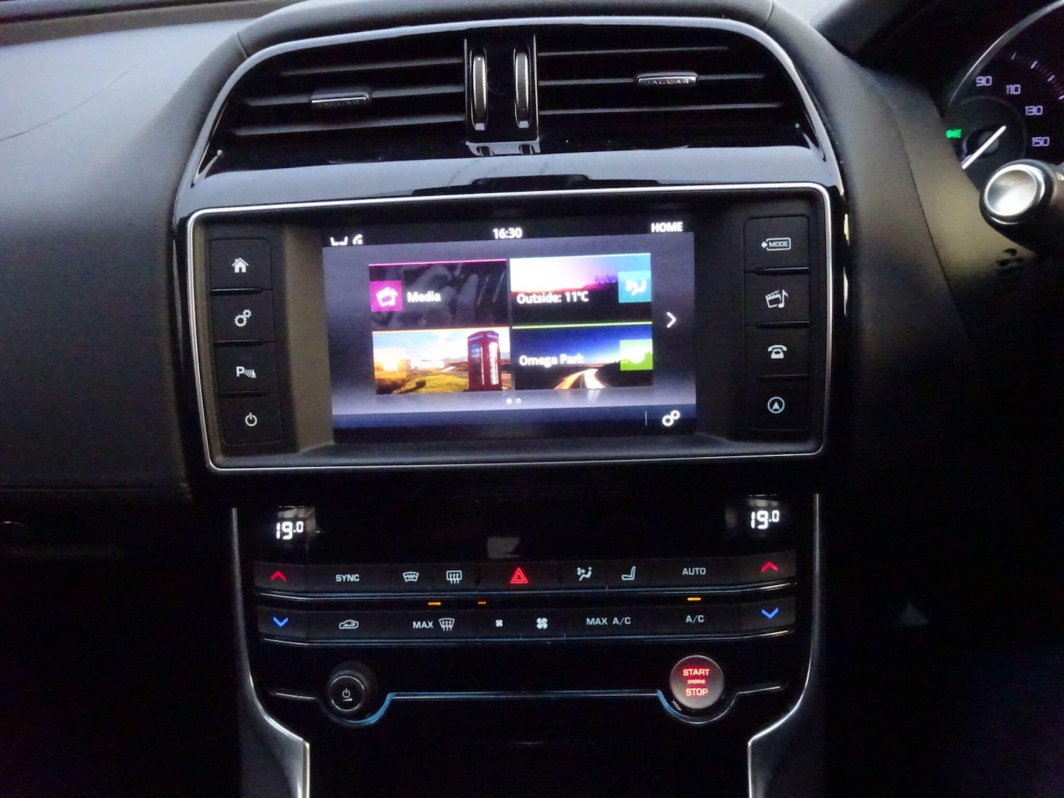 Used Jaguar XE 2016 for sale - 76539090: Photo 30