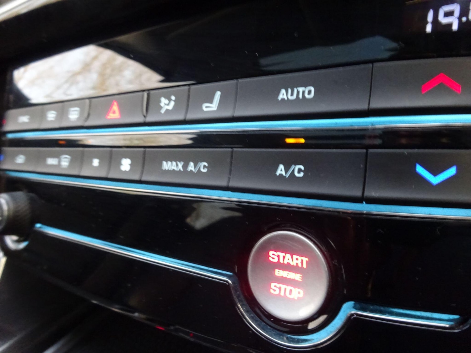 Used Jaguar XE 2016 for sale - 76539090: Photo 34