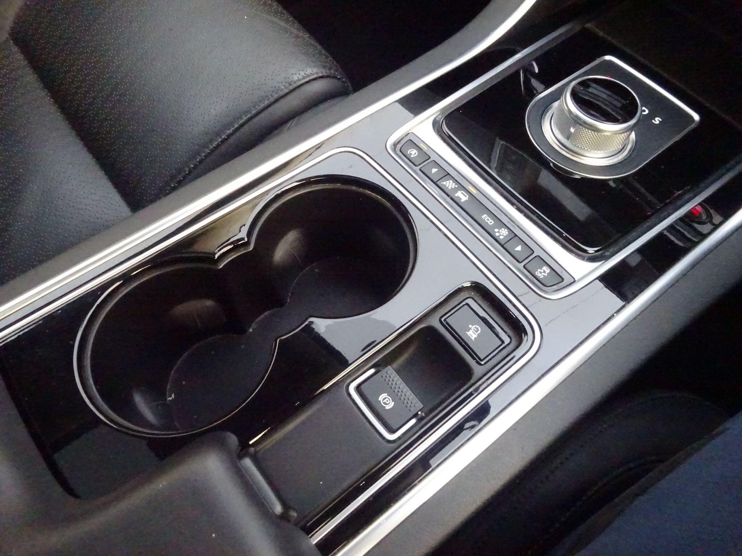 Used Jaguar XE 2016 for sale - 76539090: Photo 42