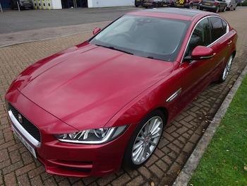 Used Jaguar XE 2016 for sale - 76539090: Photo