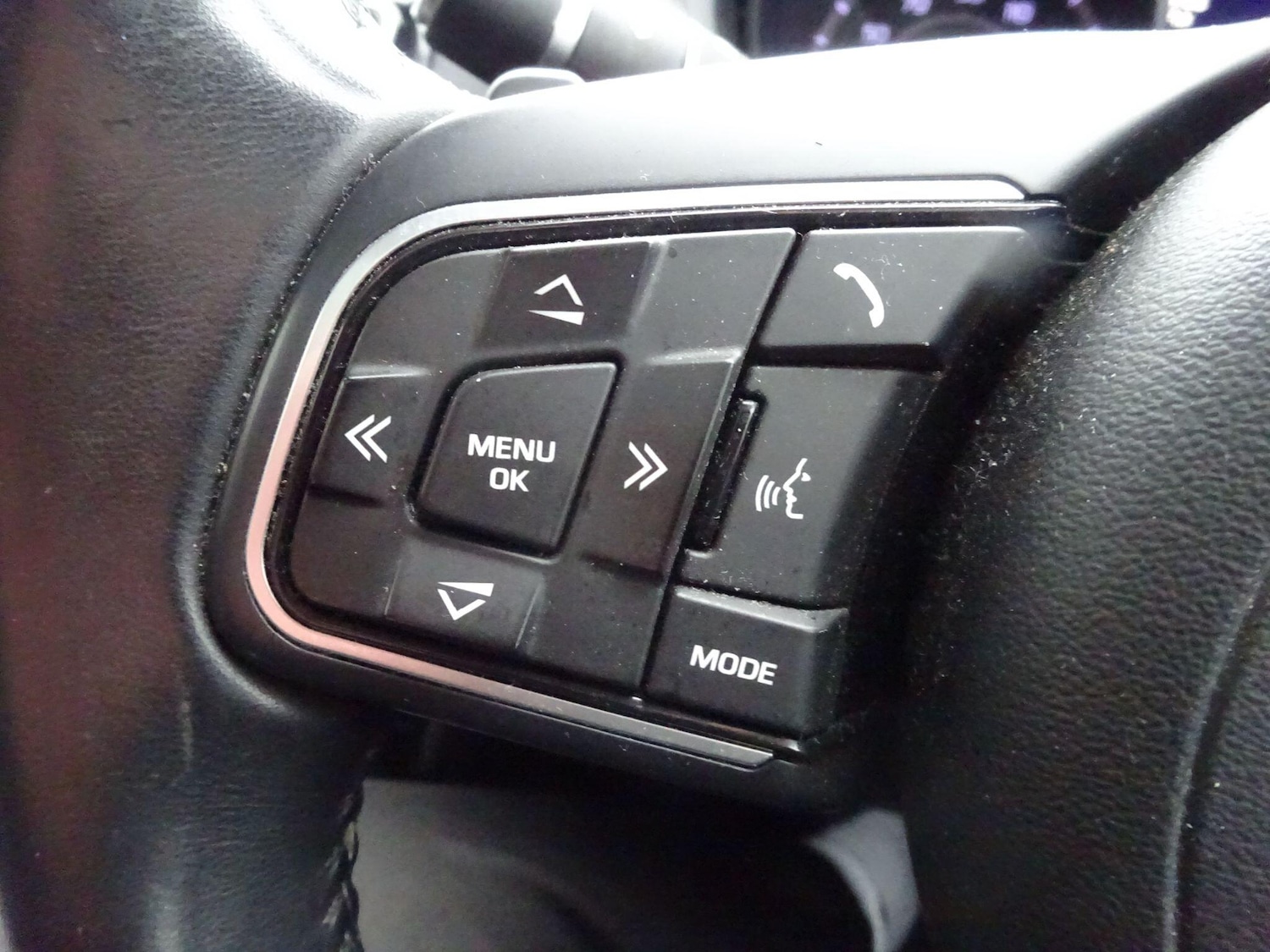 Used Jaguar XE 2016 for sale - 76539090: Photo 62