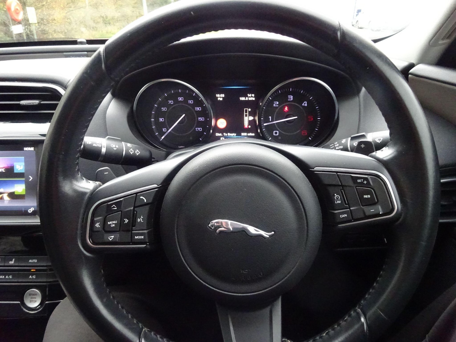 Used Jaguar XE 2016 for sale - 76539090: Photo 64