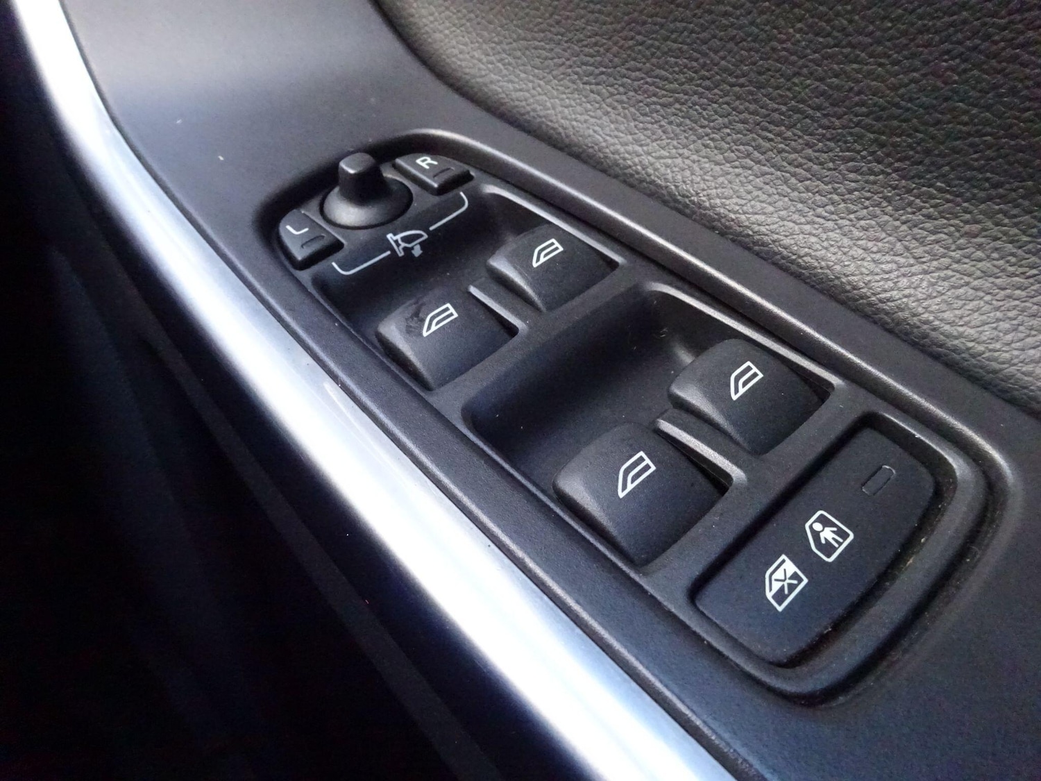 Used Volvo XC60 2012 for sale - 77412355: Photo 24