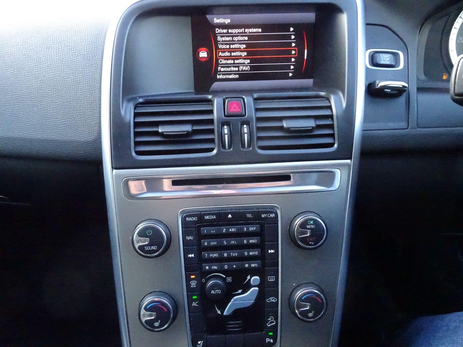 Used Volvo XC60 2012 for sale - 77412355: Photo 29