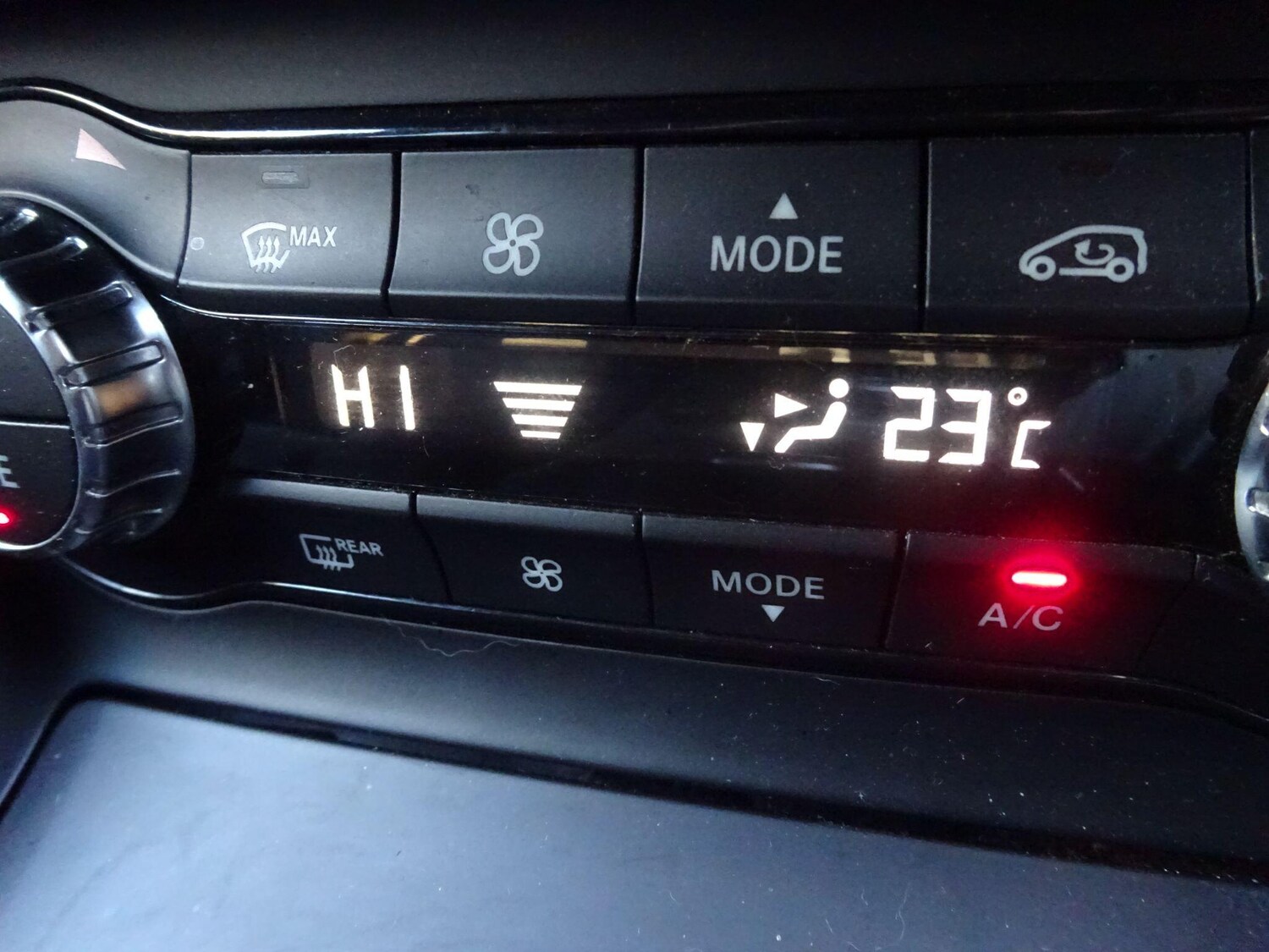 Used Mercedes-Benz GLA 2017 for sale - 76658754: Photo 55