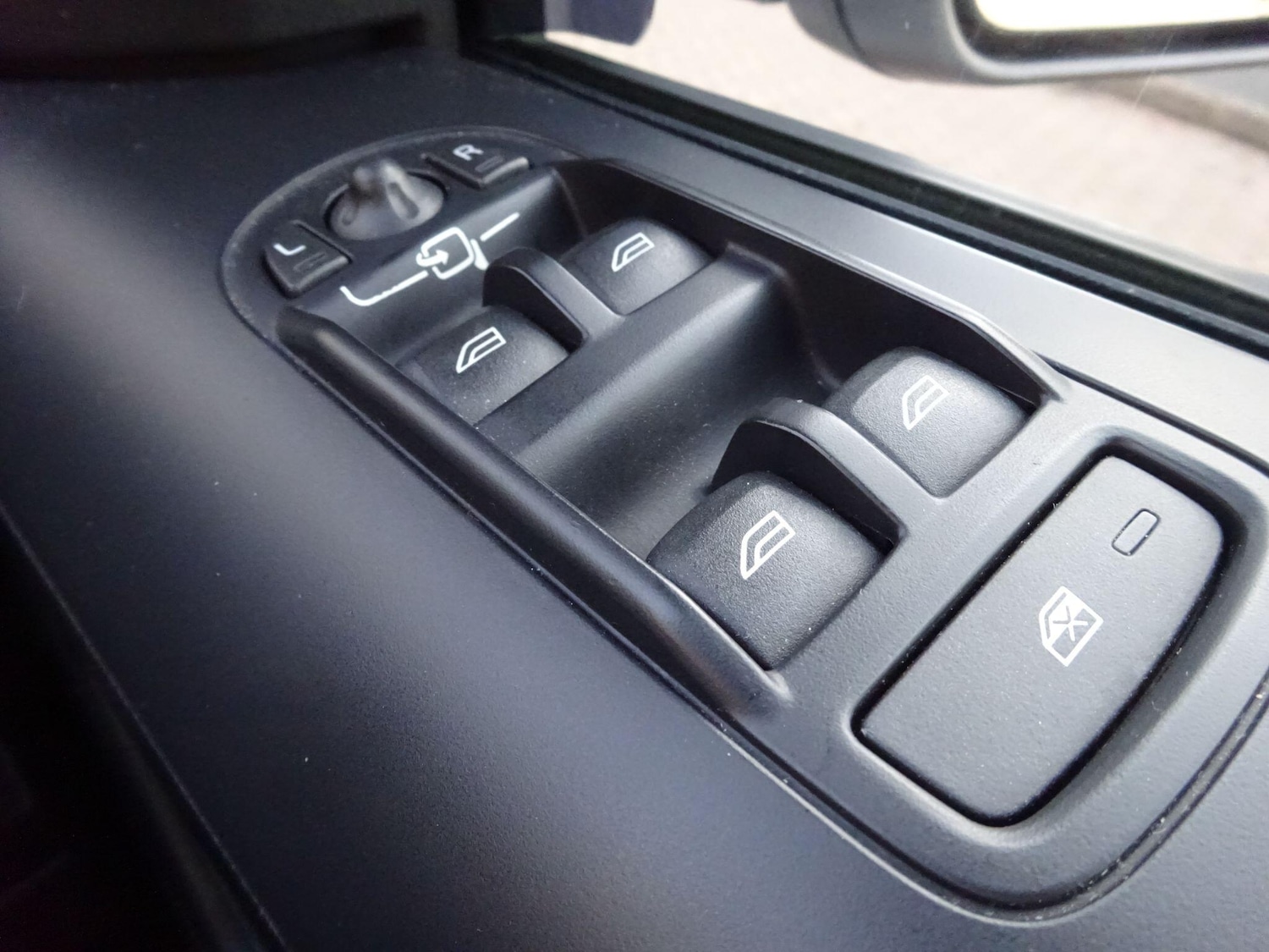 Used Land Rover Freelander 2013 for sale - 77671035: Photo 46