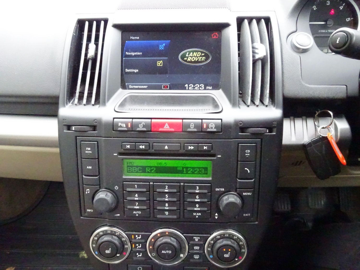 Used Land Rover Freelander 2 2011 for sale - 76270856: Photo 30