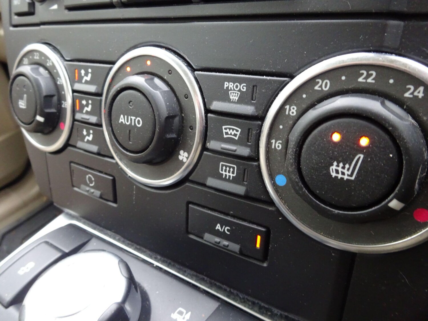 Used Land Rover Freelander 2 2011 for sale - 76270856: Photo 34