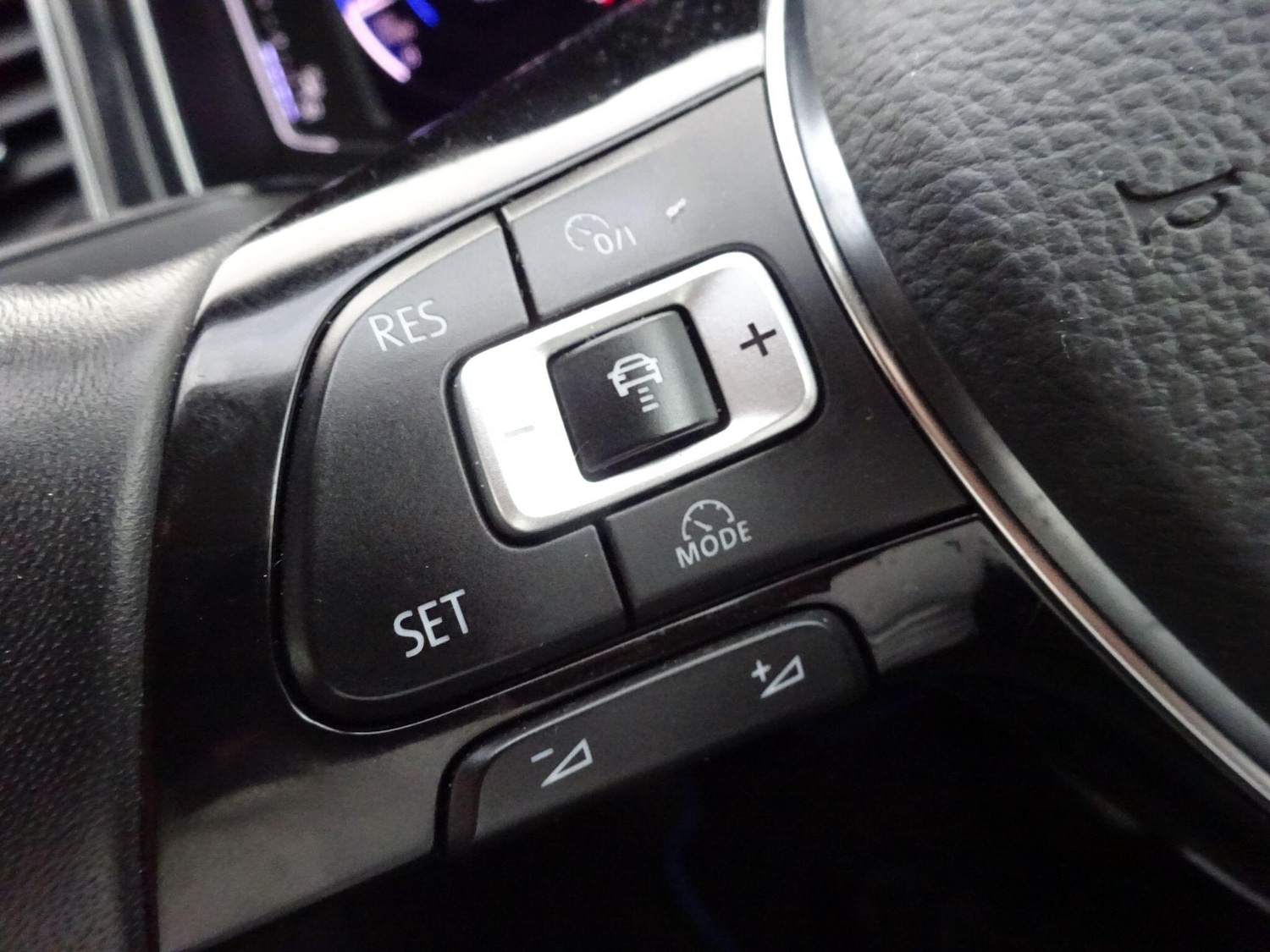 Used Volkswagen T-Roc 2018 for sale - 76472675: Photo 31