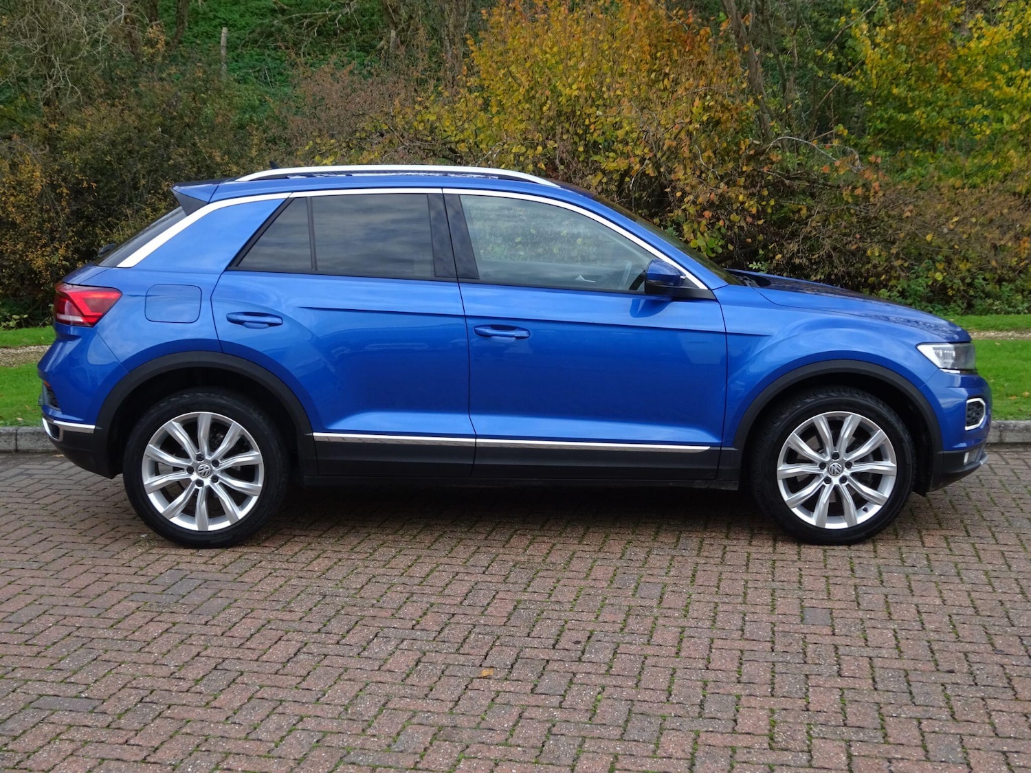Used Volkswagen T-Roc 2018 for sale - 76472675: Photo 8