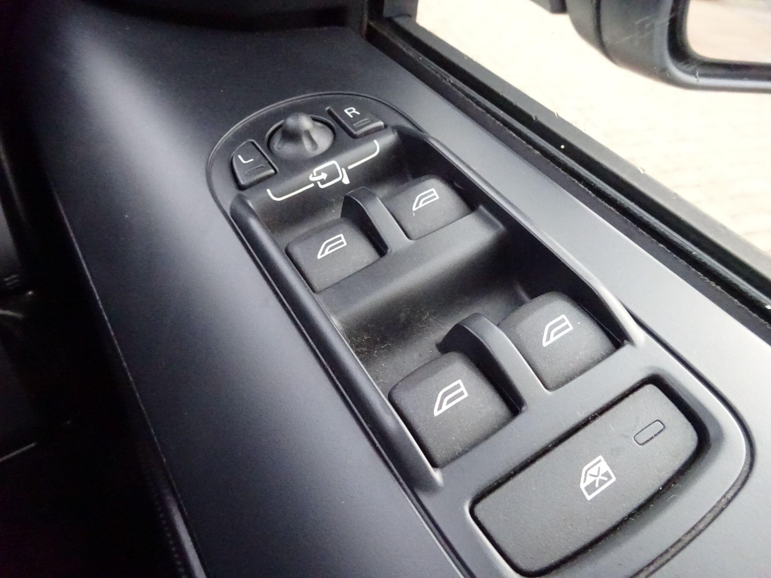 Used Land Rover Freelander 2 2012 for sale - 77523803: Photo 27