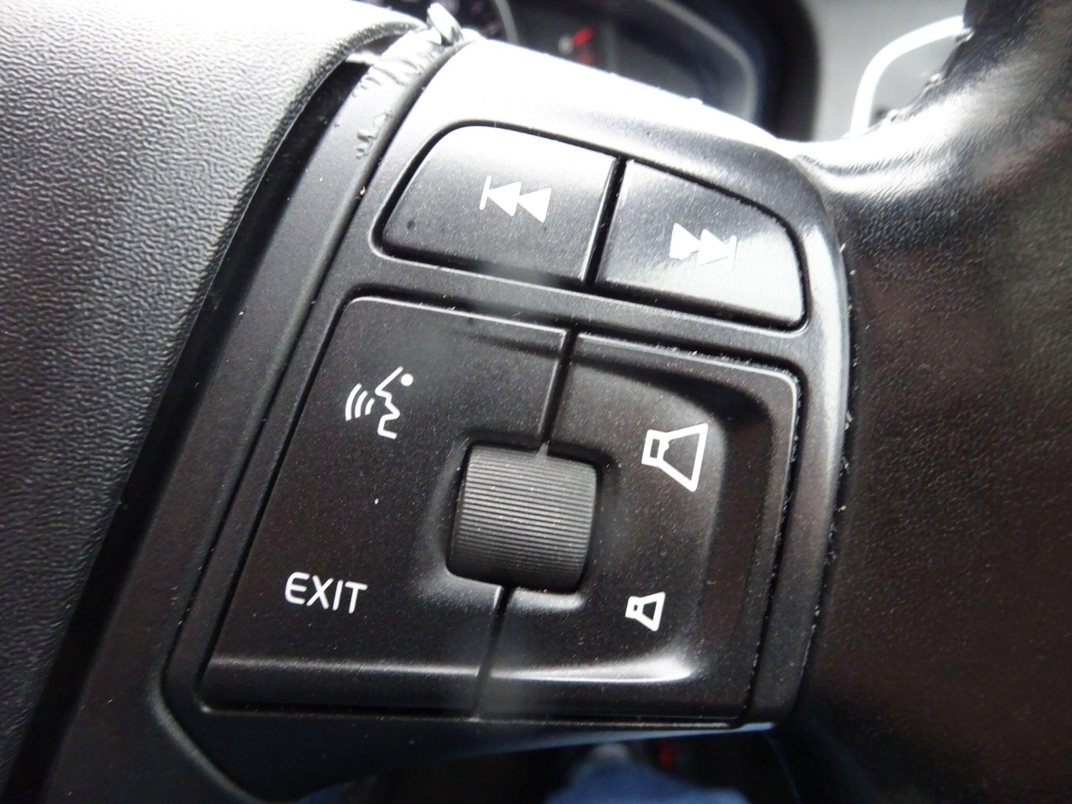 Used Volvo V60 2015 for sale - 77838447: Photo 14