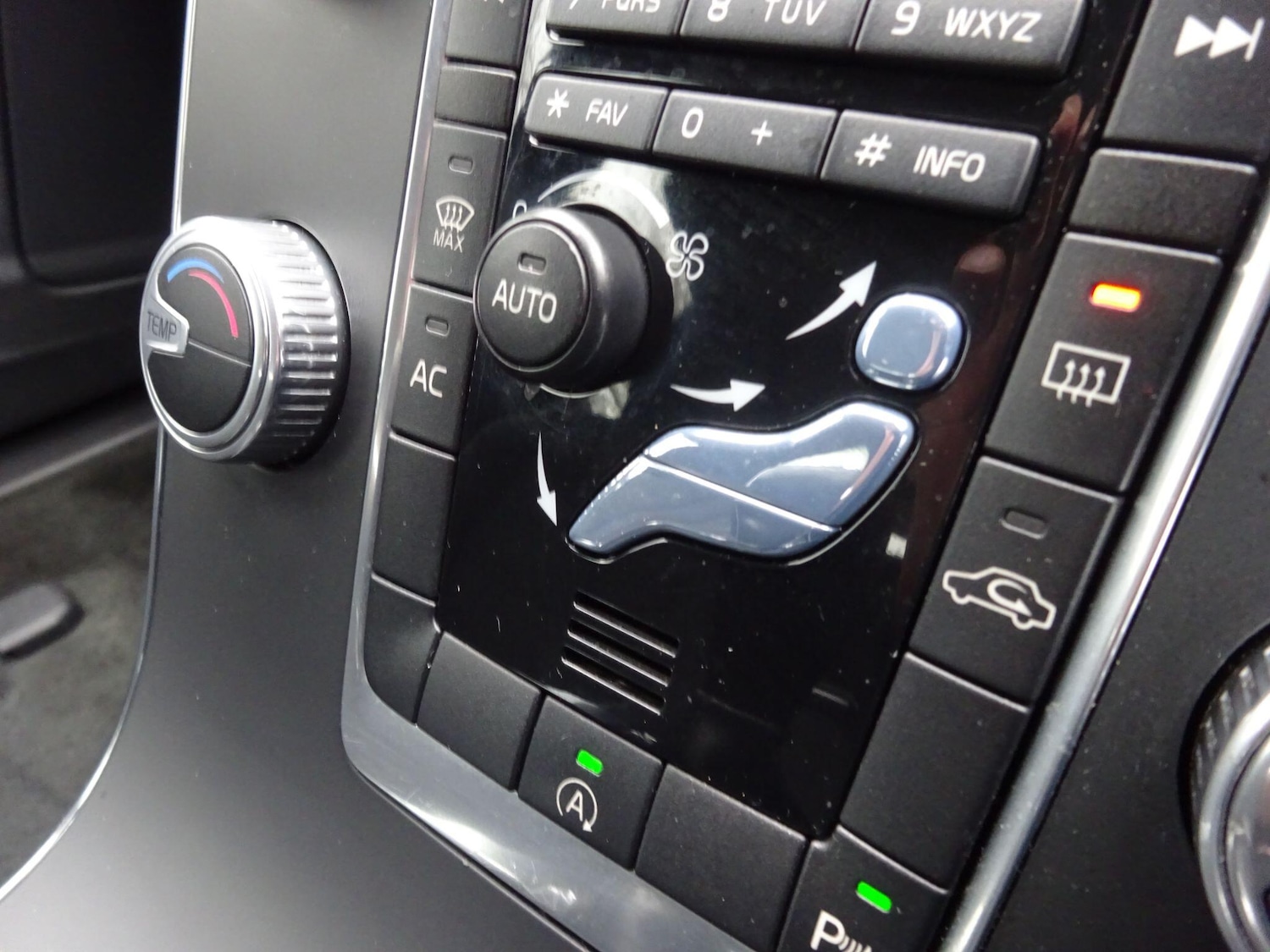 Used Volvo V60 2015 for sale - 77838447: Photo 20