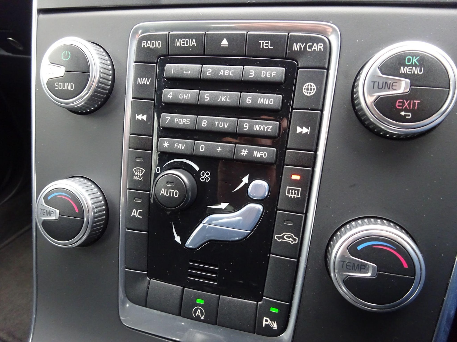 Used Volvo V60 2015 for sale - 77838447: Photo 27