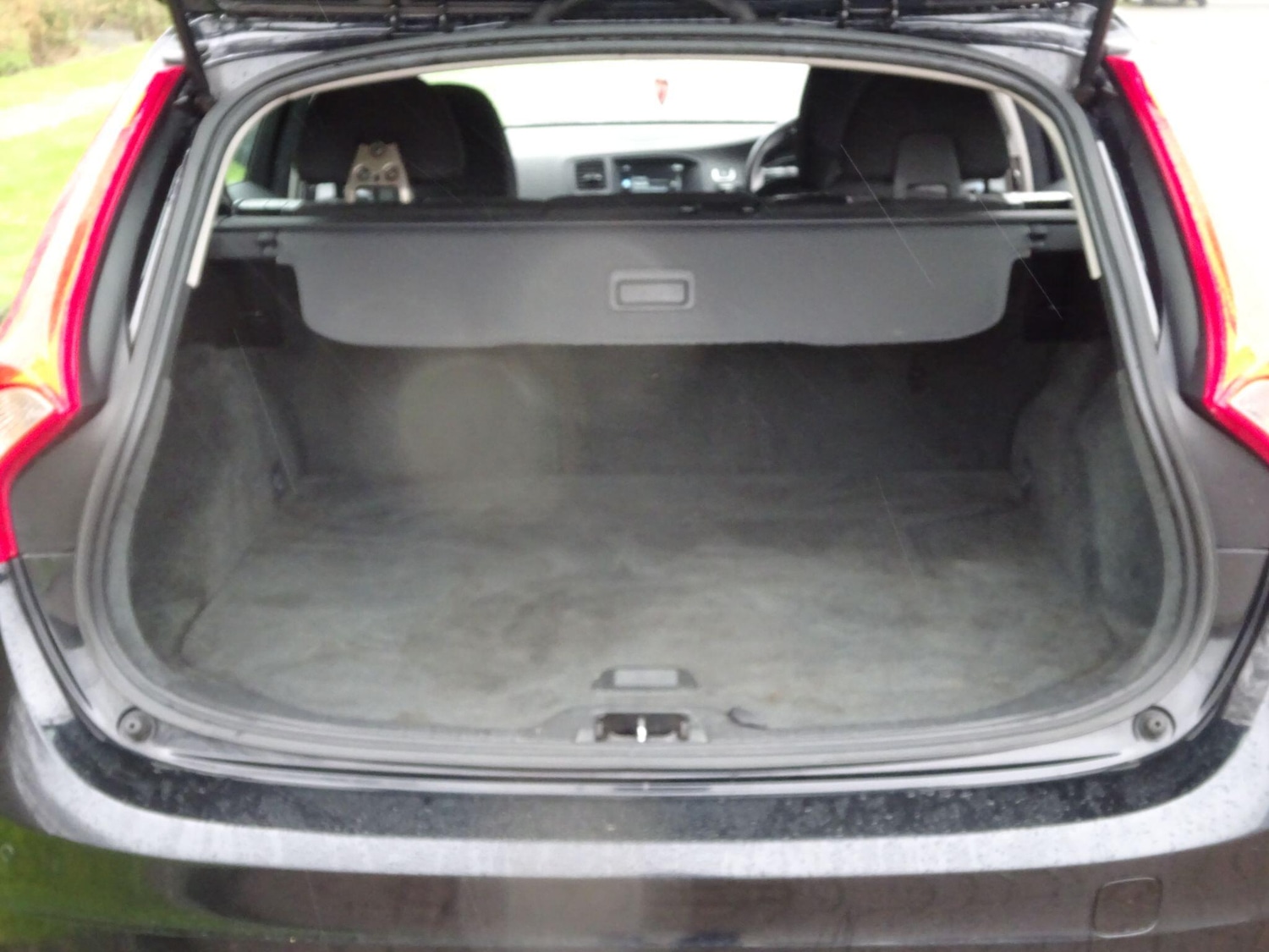 Used Volvo V60 2015 for sale - 77838447: Photo 28