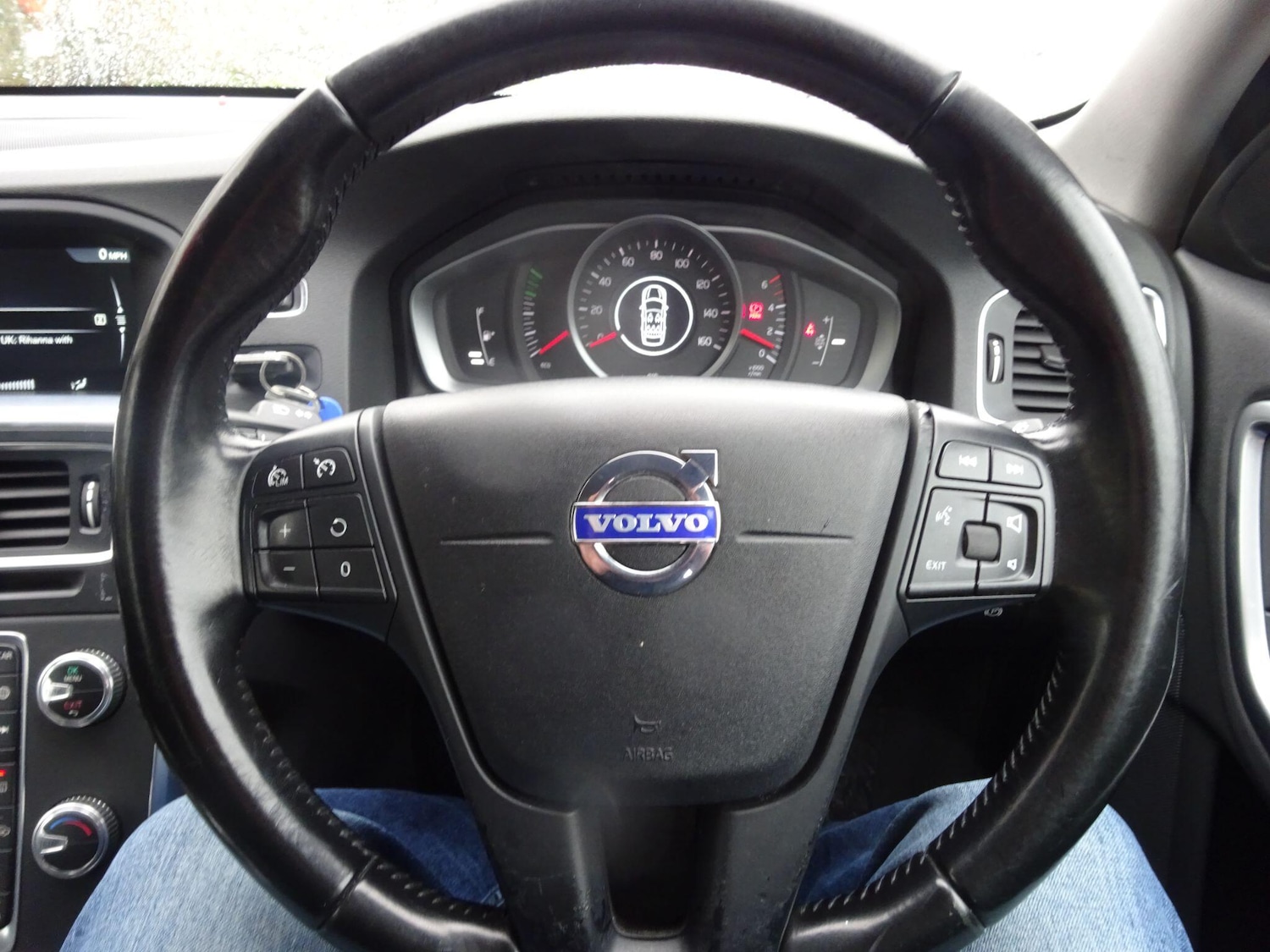 Used Volvo V60 2015 for sale - 77838447: Photo 29