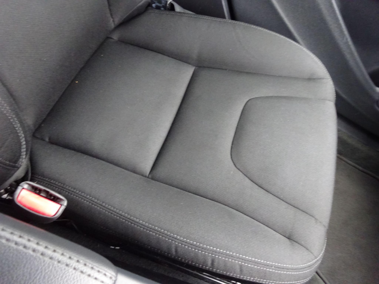 Used Volvo V60 2015 for sale - 77838447: Photo 31