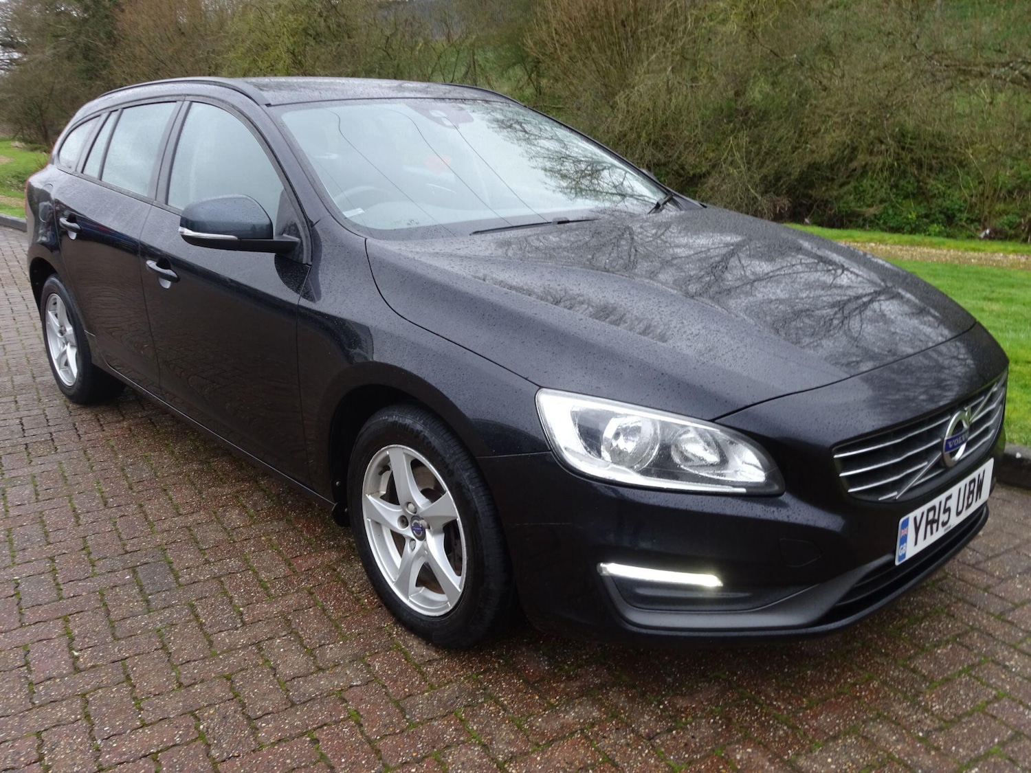 Used Volvo V60 2015 for sale - 77838447: Photo 5