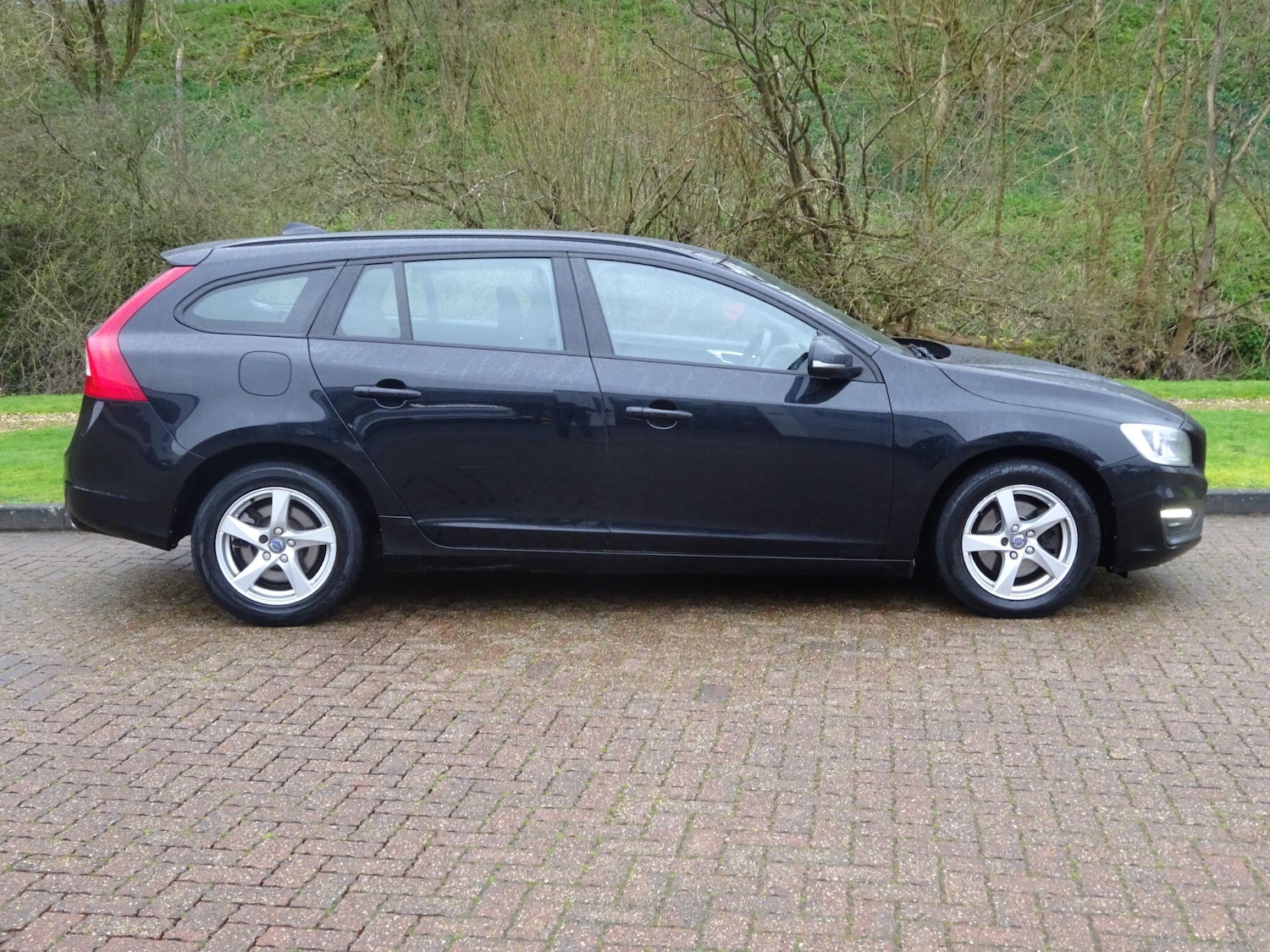 Used Volvo V60 2015 for sale - 77838447: Photo 6
