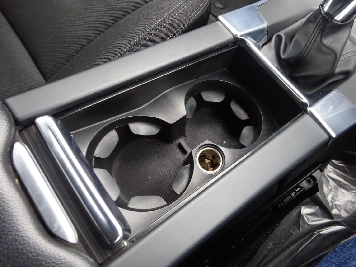 Used Volvo V60 2015 for sale - 77838447: Photo 8