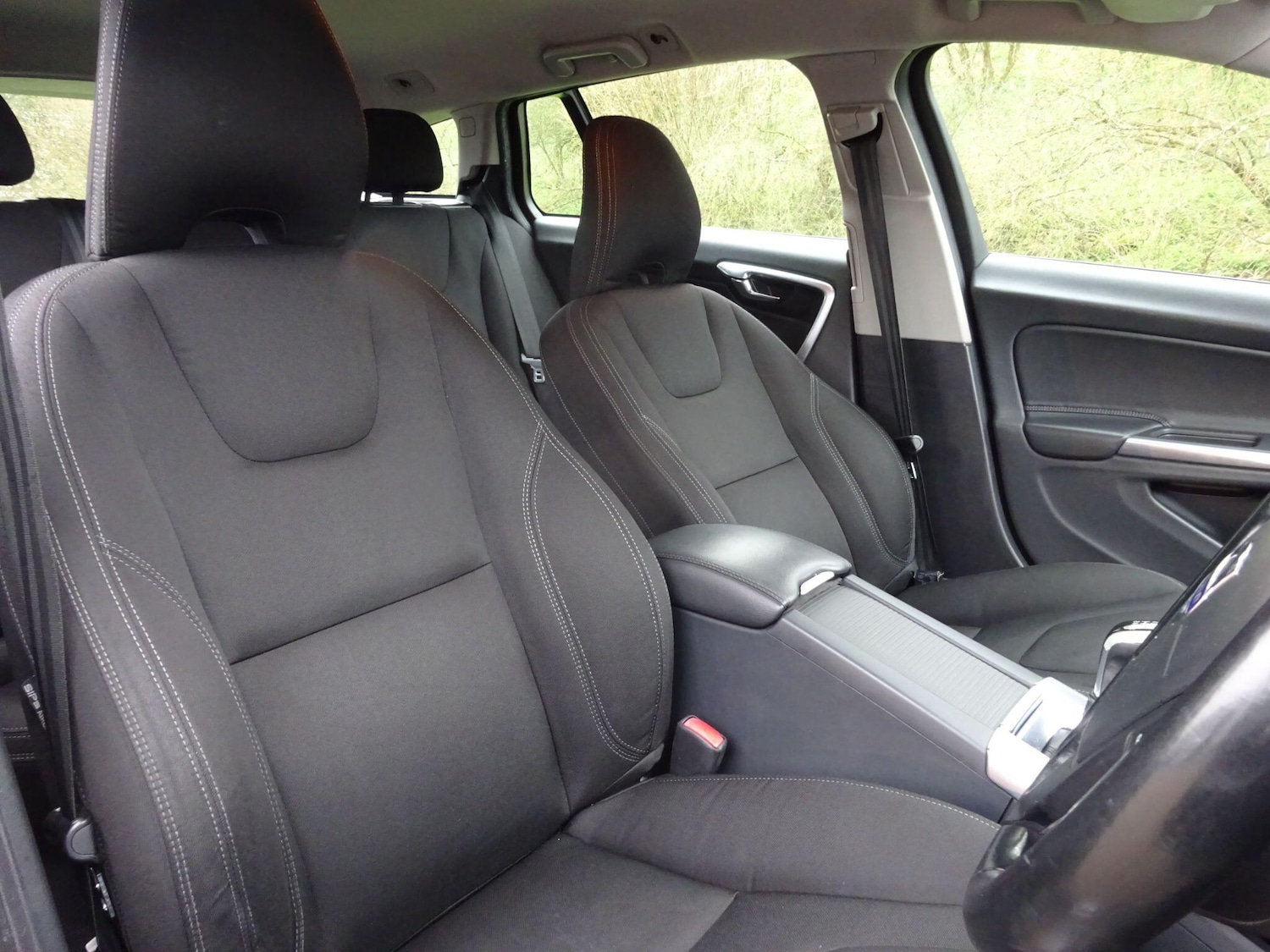 Used Volvo V60 2015 for sale - 77838447: Photo 9