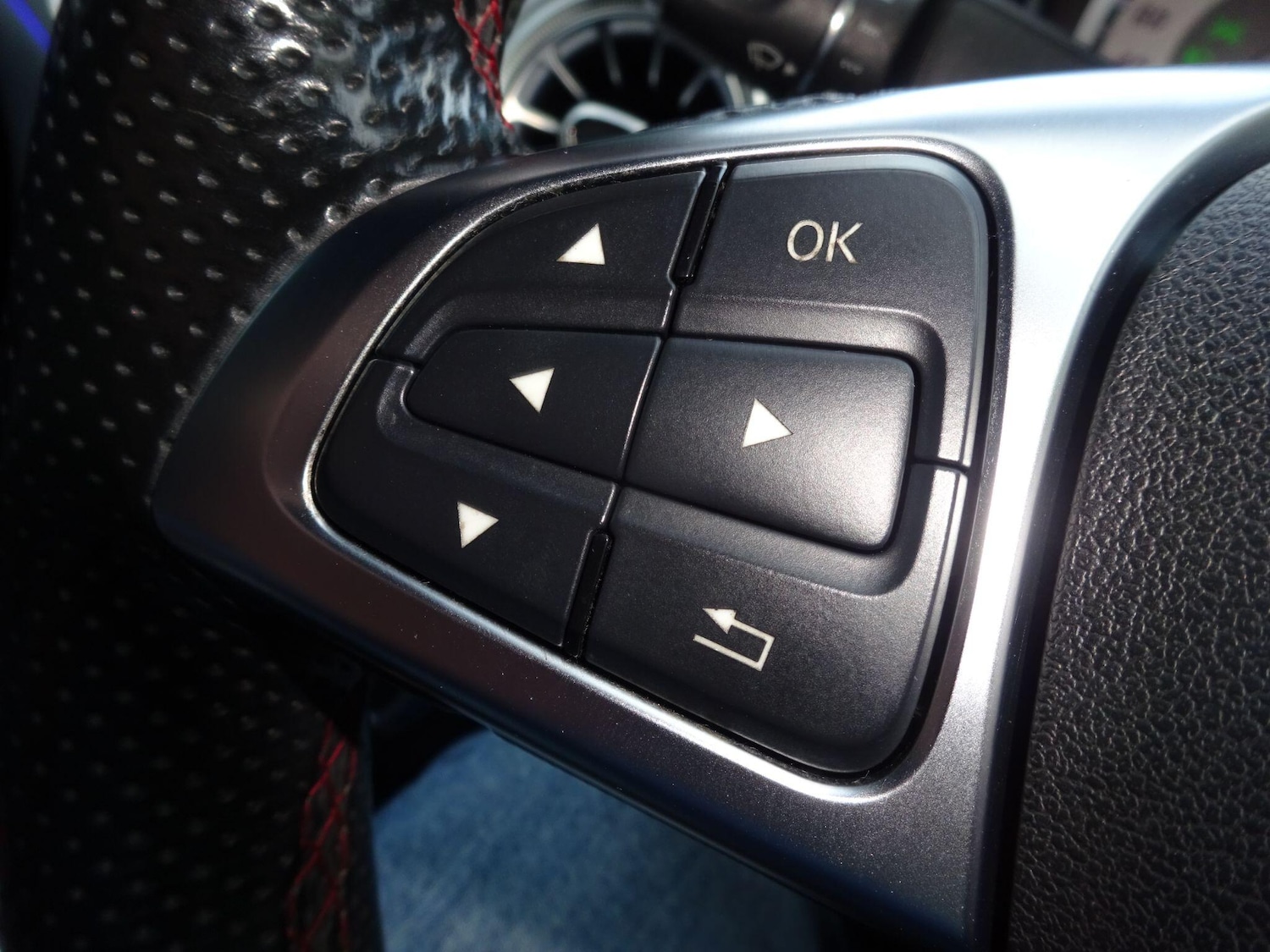 Used Mercedes-Benz CLA 2015 for sale - 76043335: Photo 36