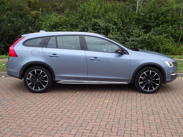 Used Volvo V60 Cross Country 2017 for sale - 75634185: Photo 6