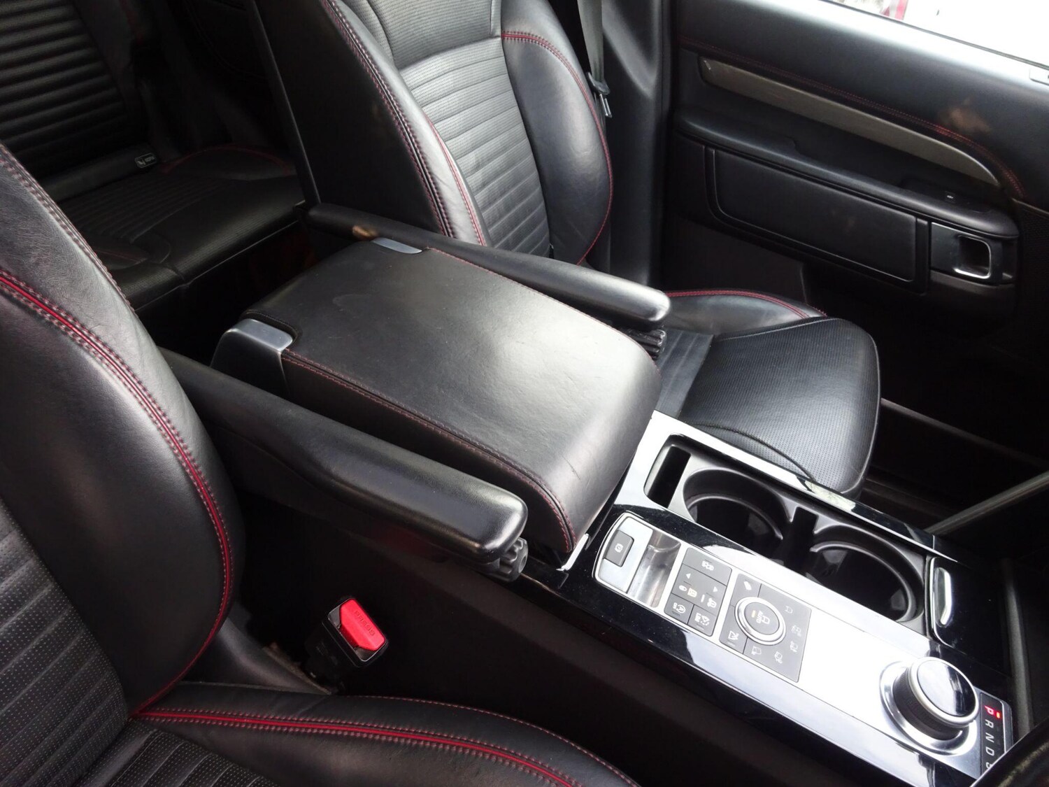 Used Land Rover Discovery 2017 for sale - 78034910: Photo 31