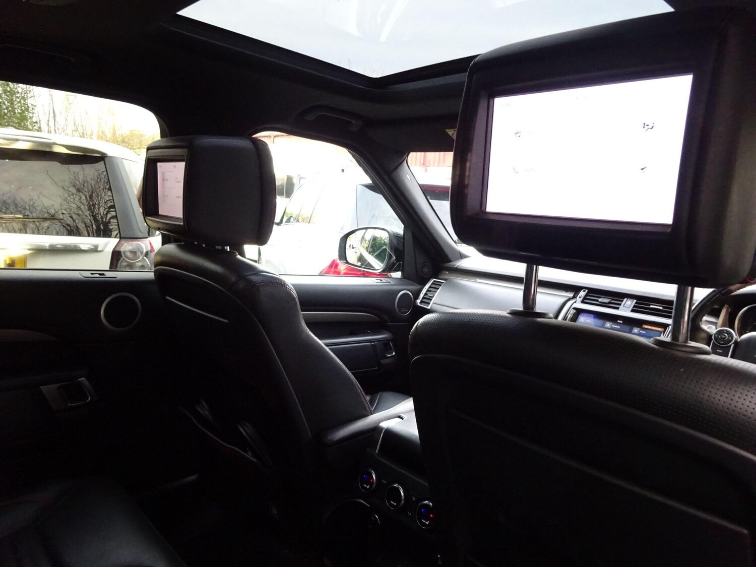 Used Land Rover Discovery 2017 for sale - 78034910: Photo 36