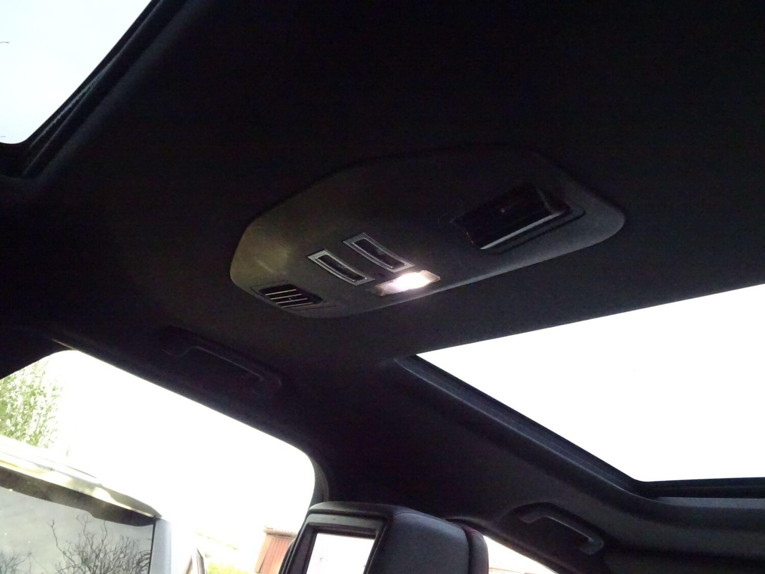 Used Land Rover Discovery 2017 for sale - 78034910: Photo 37