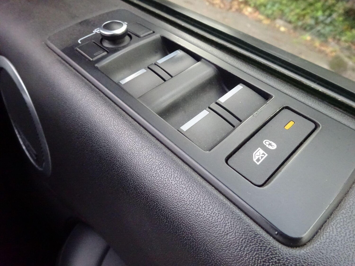 Used Land Rover Discovery 2017 for sale - 78034910: Photo 53