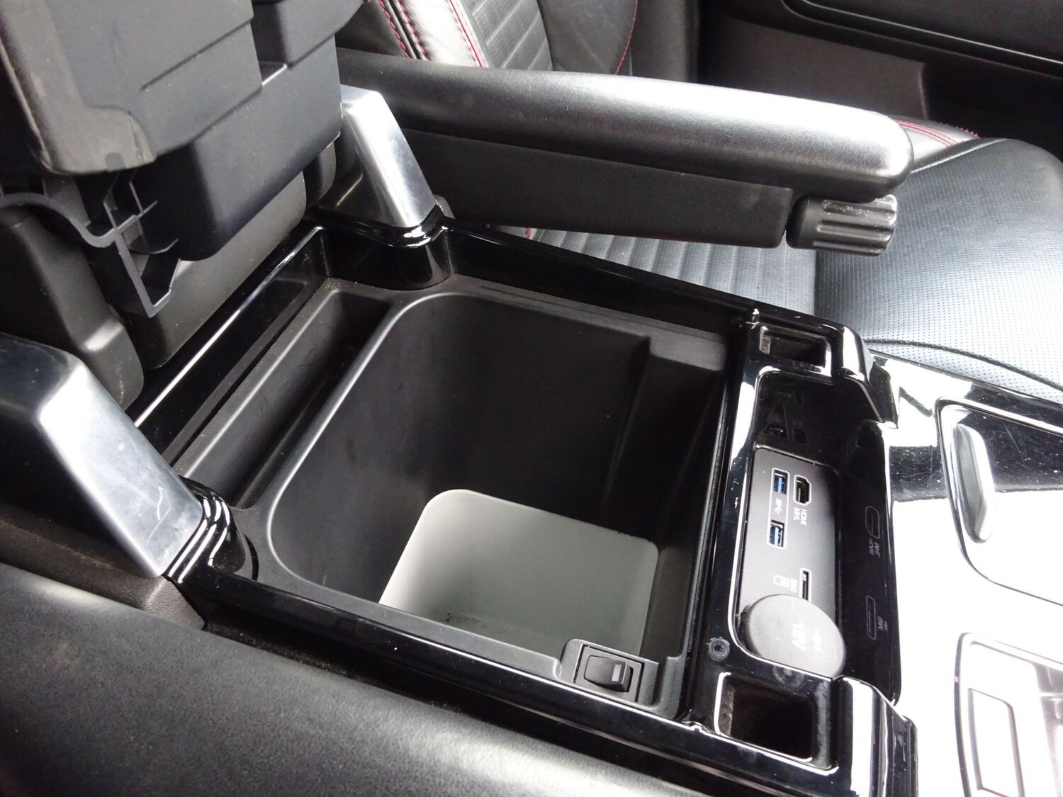 Used Land Rover Discovery 2017 for sale - 78034910: Photo 65