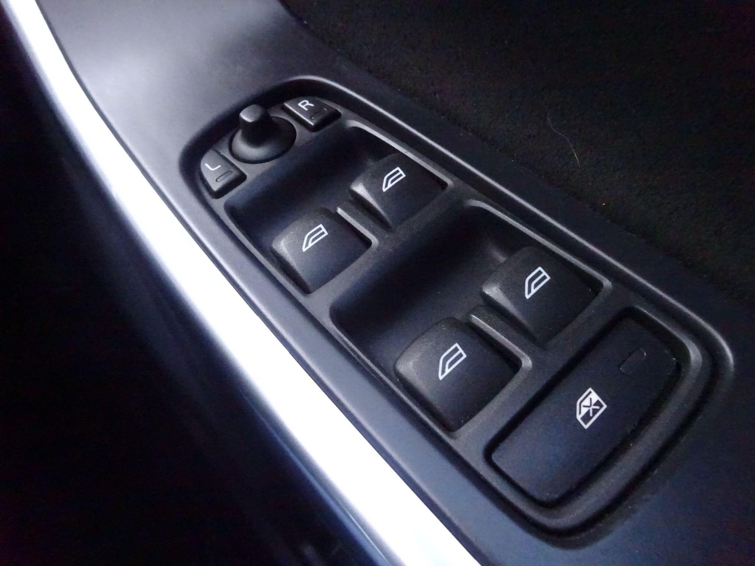 Used Volvo XC60 2016 for sale - 76608344: Photo 27