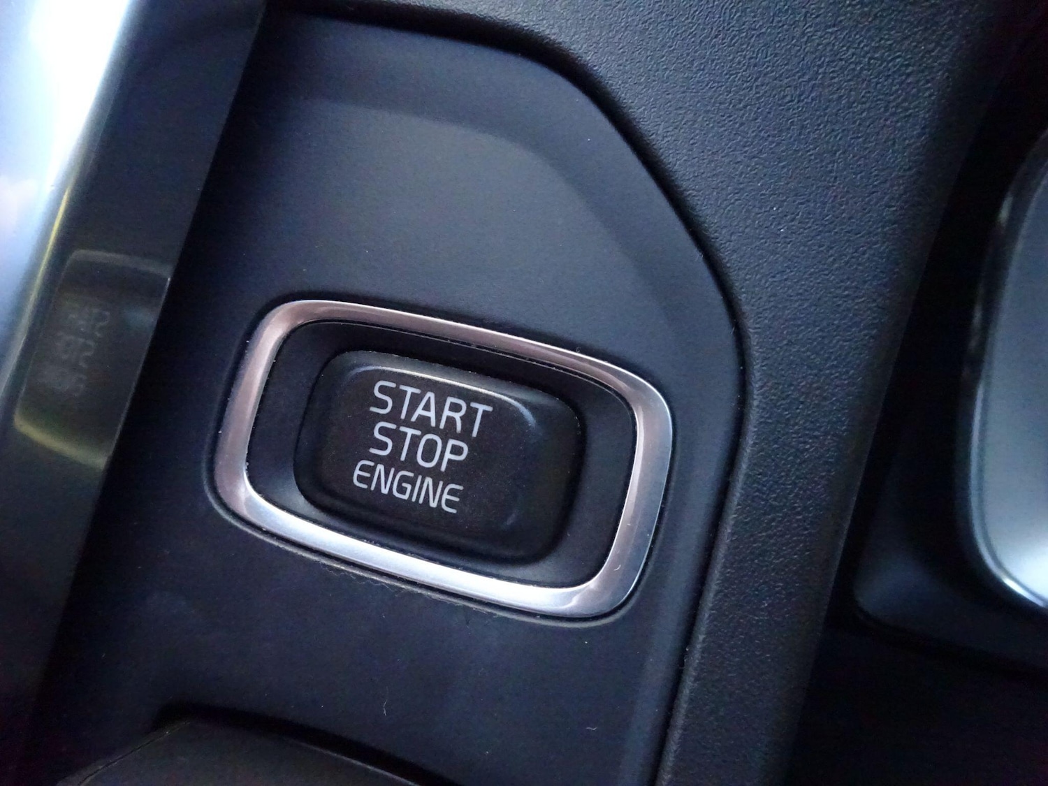 Used Volvo XC60 2016 for sale - 76608344: Photo 33