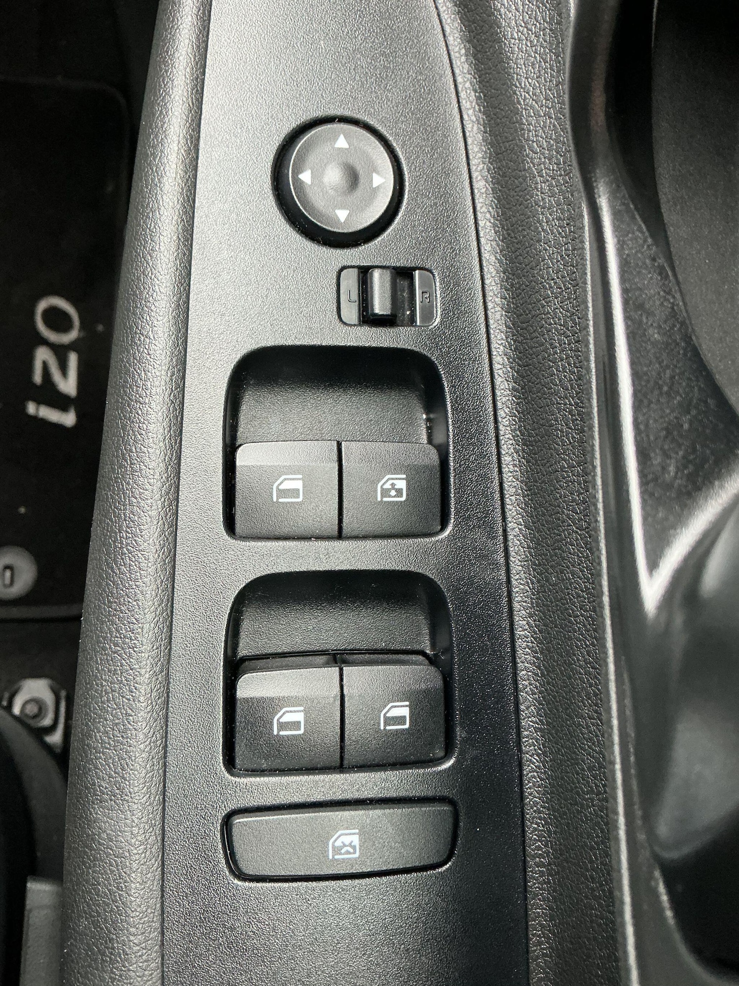 Used Hyundai i20 2024 for sale - 76562137: Photo 15