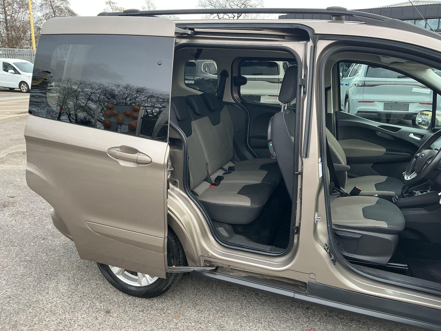 Used Ford Tourneo Courier 2018 for sale - 77598009: Photo 15