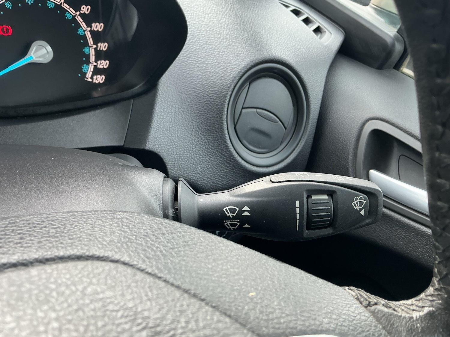 Used Ford Tourneo Courier 2018 for sale - 77598009: Photo 19