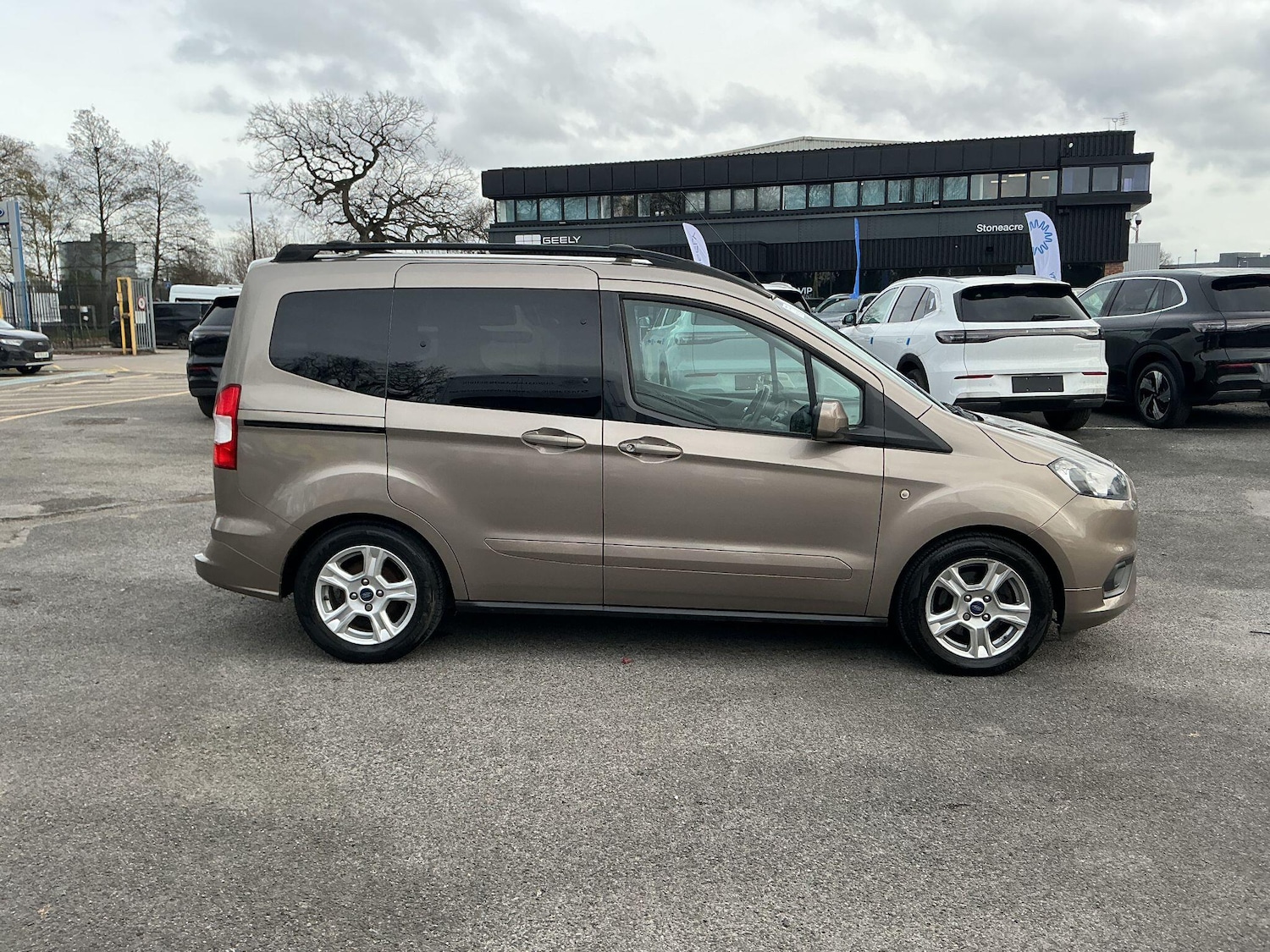 Used Ford Tourneo Courier 2018 for sale - 77598009: Photo 2