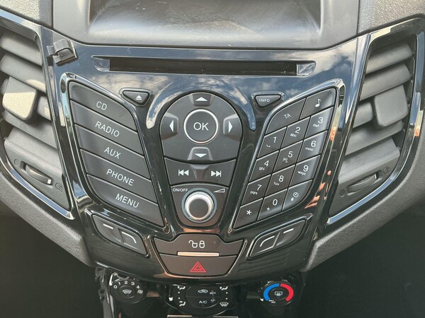 Used Ford Fiesta 2015 for sale - 76190069: Photo 11