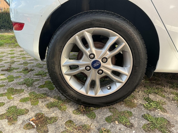 Used Ford Fiesta 2015 for sale - 76190069: Photo 9
