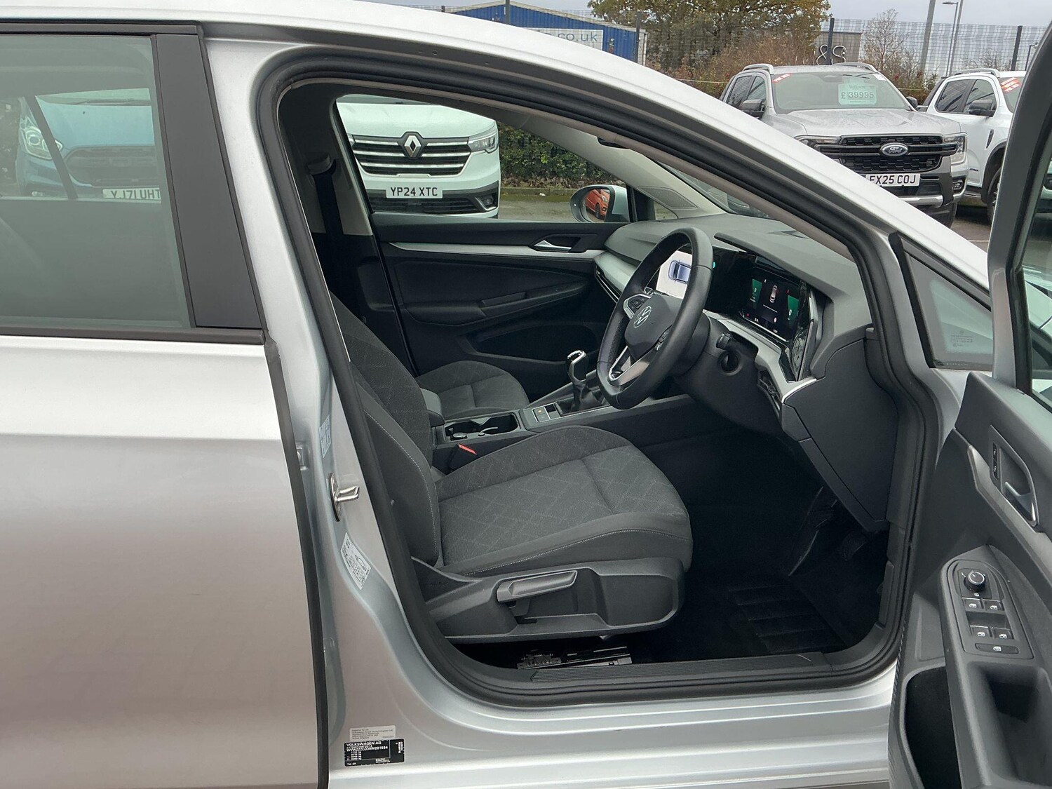 Used Volkswagen Golf 2024 for sale - 76658963: Photo 9