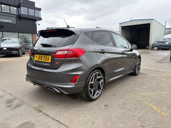 Used Ford Fiesta 2018 for sale - 77909645: Photo