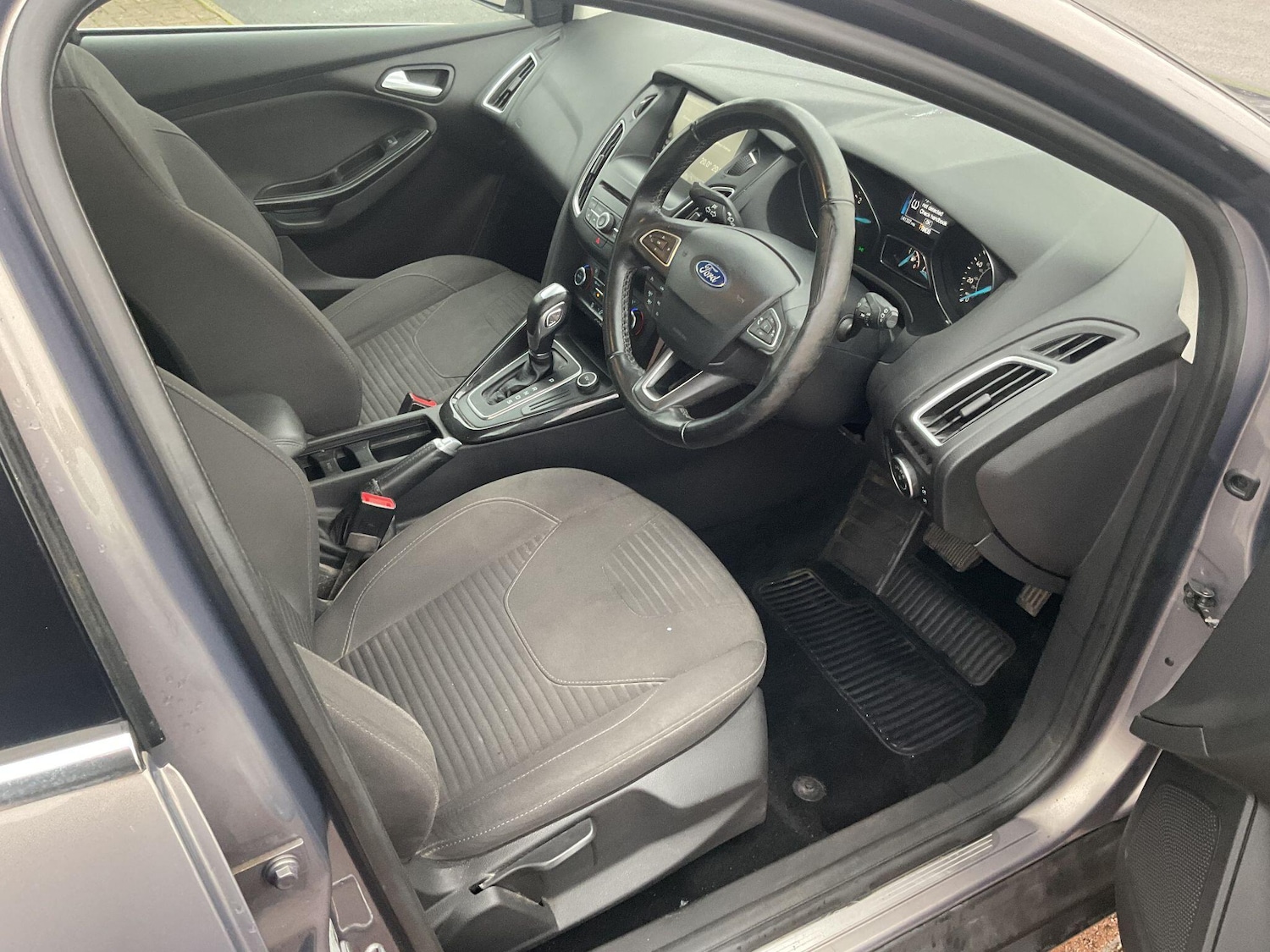 Used Ford Focus 2015 for sale - 76597318: Photo 9