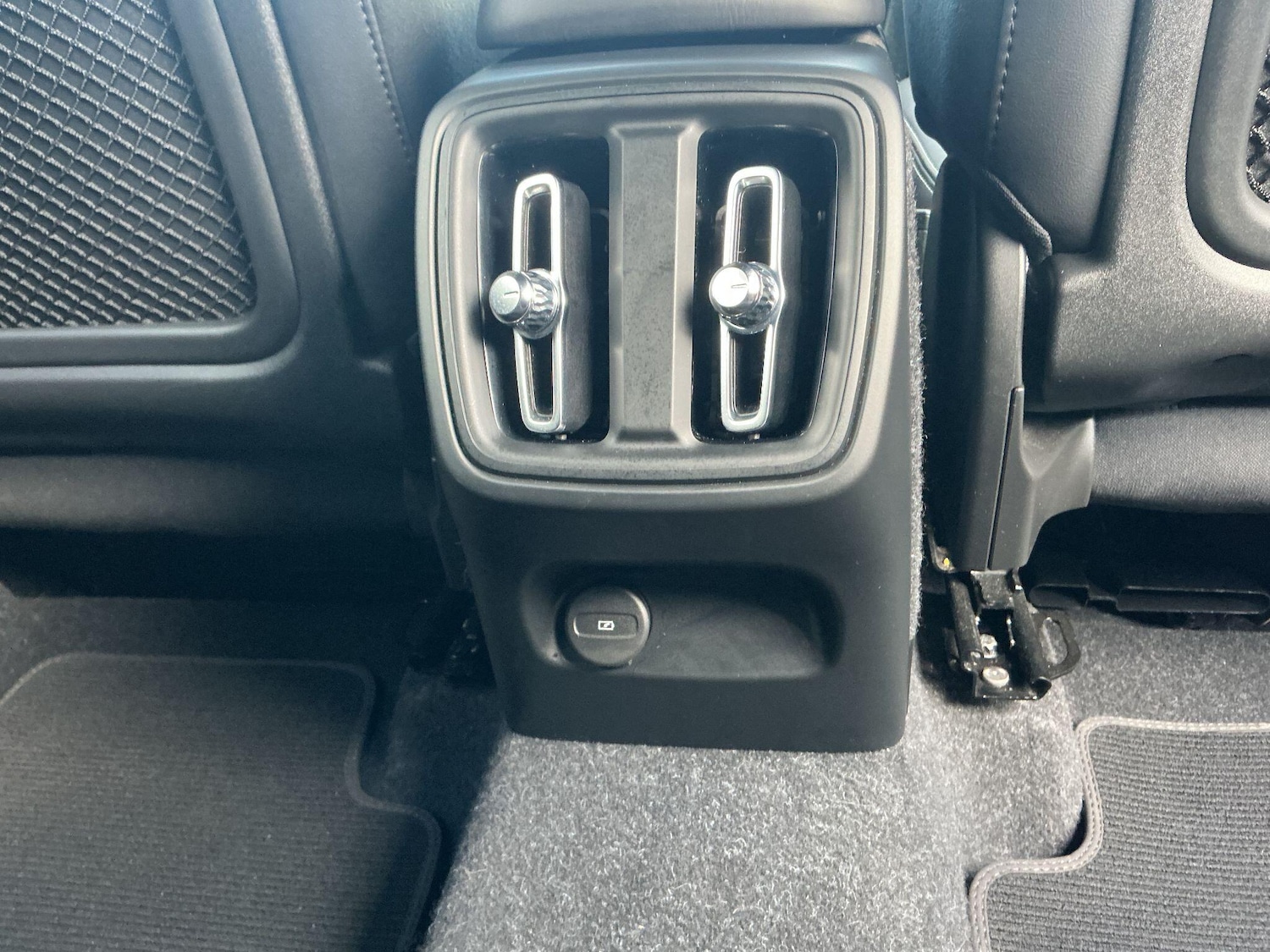 Used Volvo XC40 2020 for sale - 78062730: Photo 15