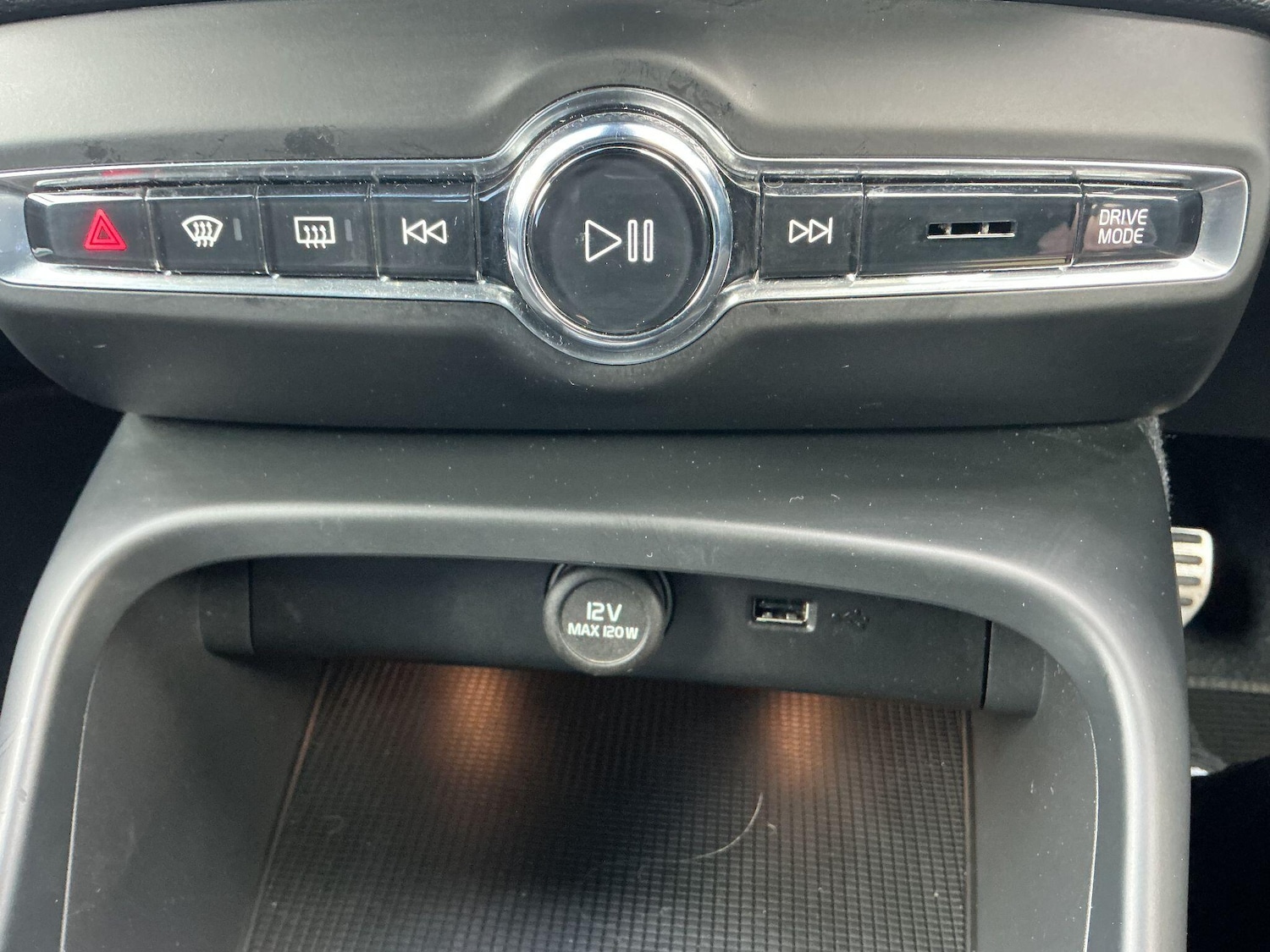 Used Volvo XC40 2020 for sale - 78062730: Photo 30