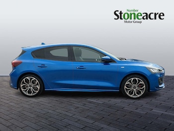 Used Ford Focus 2022 for sale - 76239977: Photo 2